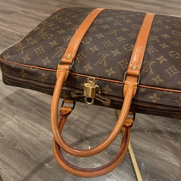 LOUIS VUITTON
MONOGRAM PORTE-DOCUMENTS VOYAGE GM - Picture 6 of 16